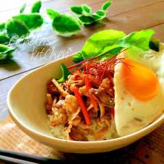 รูปของ ✿きのこたっぷり♡牛肉のきんぴら丼✿