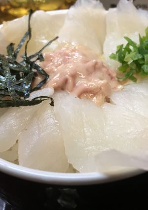 本カワハギ刺身肝醤油海鮮丼(o^^o)-レシピのメイン写真