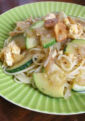 たまごとズッキーニの醤油風味のパスタ♪-レシピのメイン写真