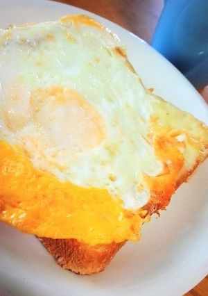 フライパンで簡単！チーたまトースト♡-レシピのメイン写真