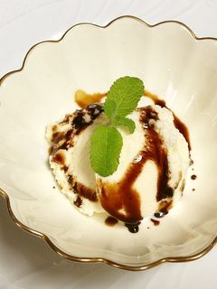 バニラアイスの煮つめバルサミコ酢かけ-レシピのメイン写真