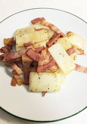 山芋とベーコンのバターソテー-レシピのメイン写真