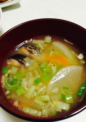 圧力鍋で骨ごと秋刀魚の味噌汁-レシピのメイン写真