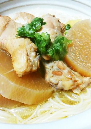 寒い夜に♪鶏手羽元と大根の麻油鶏風素麺-レシピのメイン写真