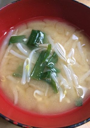 今日朝食 モヤシとニラの味噌汁-レシピのメイン写真