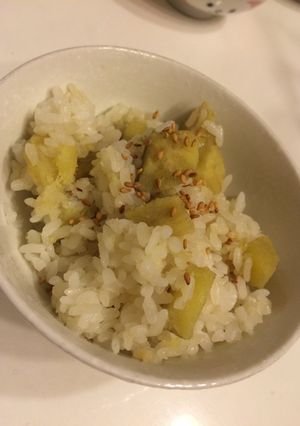 お芋堀りご飯 材料入れてスイッチポン-レシピのメイン写真