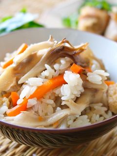 素材の香りが活きる☆舞茸の炊き込みご飯-レシピのメイン写真