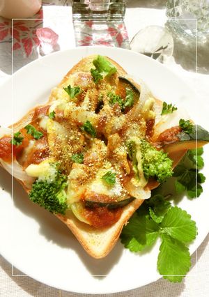 ミートソース＆野菜のカレー風味トースト-レシピのメイン写真