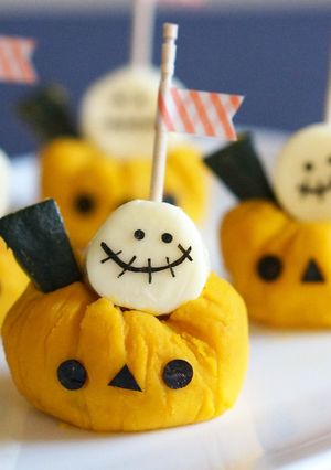 ハロウィン☆チーズおばけ&ランタンサラダ-レシピのメイン写真