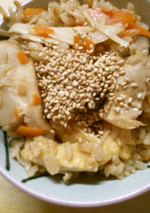 簡単ごちそう!炊飯器にお任せ♪松茸ご飯♡-レシピのメイン写真