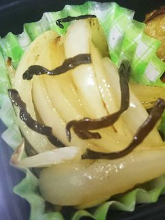 玉ねぎ&塩昆布炒め☆弁当にどうですか~?-レシピのメイン写真