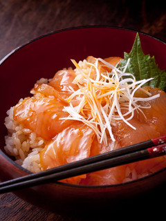 黄身醤油づけビンチョウマグロ丼-レシピのメイン写真