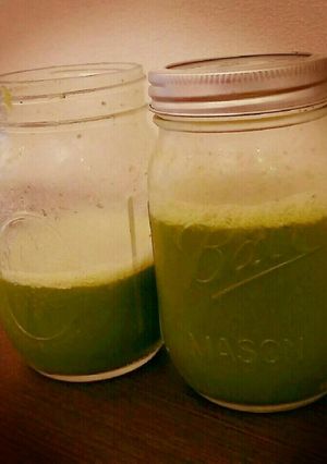 ②グリーン色のコールドプレスジュース-レシピのメイン写真