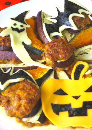 【ハロウィン】見た目も楽しいカボチャピザ-レシピのメイン写真