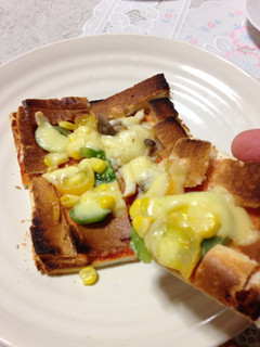 食パンで簡単!クリスピーピザ♪-レシピのメイン写真