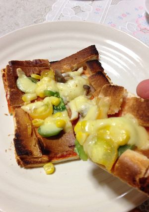 食パンで簡単！クリスピーピザ♪-レシピのメイン写真
