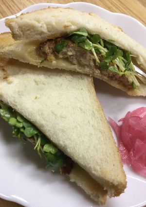 粉豆腐入りハンバーグのサンドイッチ-レシピのメイン写真