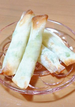 子どもと作ろ★餃子の皮de枝豆チーズパイ-レシピのメイン写真