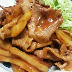 รูปของ 豚肉とじゃがいもの真っ赤な照り焼き✴