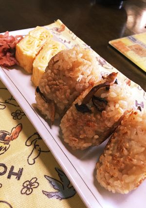 余った炊き込みご飯で焼きおにぎり♪-レシピのメイン写真