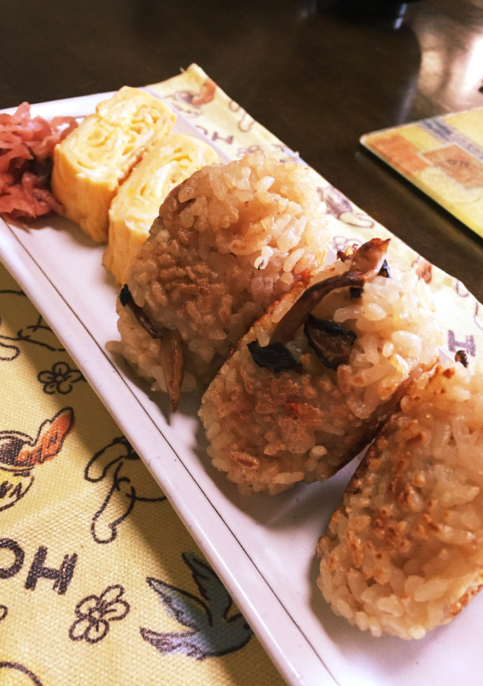 余った炊き込みご飯で焼きおにぎり♪-レシピのメイン写真