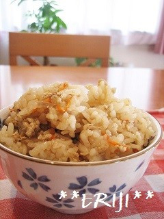 お鍋で作る鶏ごぼう炊き込みごはん♪♪-レシピのメイン写真