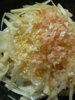 新玉ねぎとうどの酢醤油和え-レシピのメイン写真