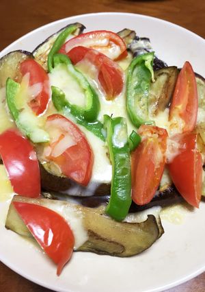 水なすとトマトとパプリカのチーズ焼き-レシピのメイン写真