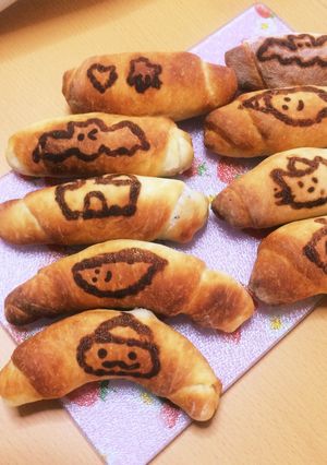 塩パンでハロウィン-レシピのメイン写真