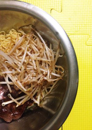 給食みたいな器☆牛タンもやしのせ冷し中華-レシピのメイン写真