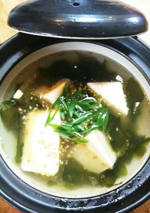 わかめスープで湯豆腐-レシピのメイン写真