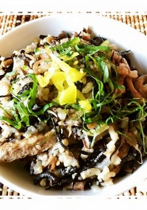 1膳糖質10g♪栄養たっぷり炊き込みご飯-レシピのメイン写真