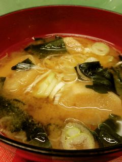 麩とわかめの味噌汁♪-レシピのメイン写真