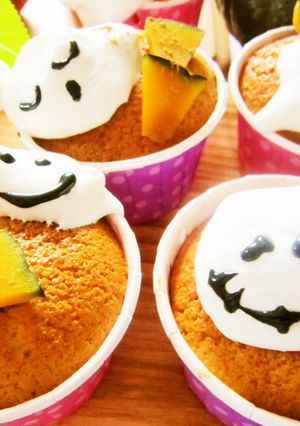 HMふんわり南瓜カップケーキ＊ゴースト-レシピのメイン写真