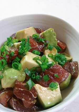 アボカドとまぐろのづけ丼-レシピのメイン写真