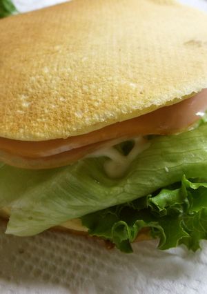 パンケーキでハムとレタスのサンドイッチ★-レシピのメイン写真
