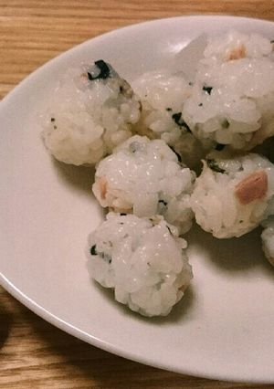 赤ちゃんもパクパク♪ツナマヨおにぎり❤-レシピのメイン写真