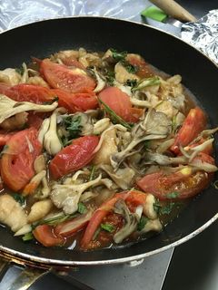 簡単!!まいたけとトマトのパクチー炒め-レシピのメイン写真