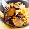 ホルモンとナスとシメジの炒め物♪