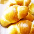 卵と牛乳♪簡単成形☆朝食ランチロールパン