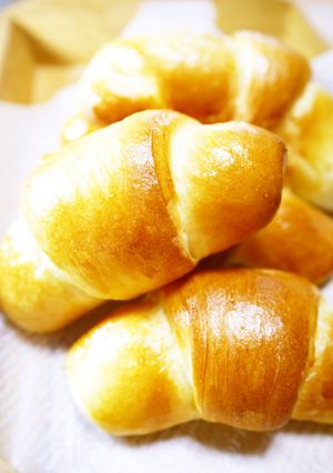 卵と牛乳♪簡単成形☆朝食ランチロールパン-レシピのメイン写真
