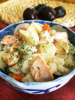 鮭と野菜 秋の炊き込みご飯(ピラフ風味)-レシピのメイン写真