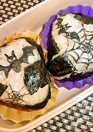 継ぎ接ぎが食べやすい！ハロウィンおにぎり-レシピのメイン写真