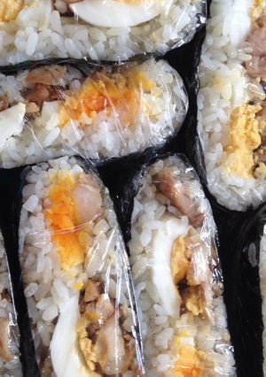 照り玉チキンのおにぎらず-レシピのメイン写真