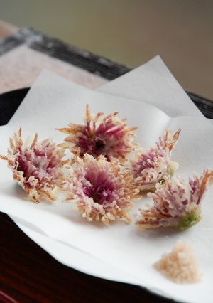 食用菊の天ぷら　きれいに作るには-レシピのメイン写真