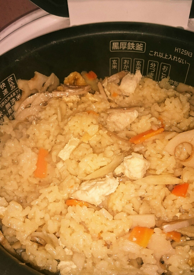ごぼうとささみの炊き込みご飯-レシピのメイン写真
