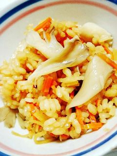 簡単☆舞茸と生姜の炊き込みご飯-レシピのメイン写真