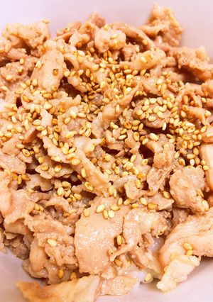 簡単スピード料理！生姜焼き風やわらか豚丼-レシピのメイン写真