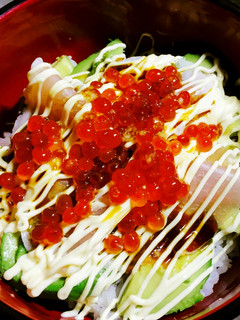 簡単!アボガド生ハムマヨの贅沢いくら丼!-レシピのメイン写真