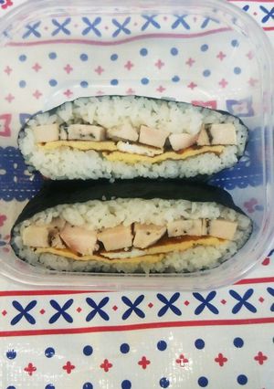 鶏ハムと卵焼きのおにぎらずです。-レシピのメイン写真